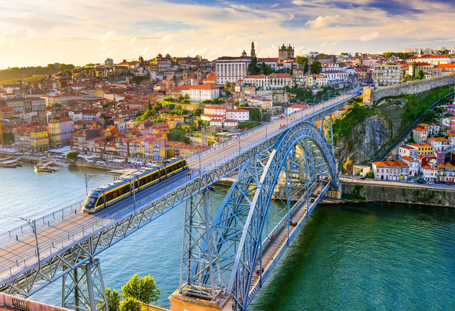 Het authentieke Porto is een levendige havenstad die je het hele jaar door kunt bezoeken