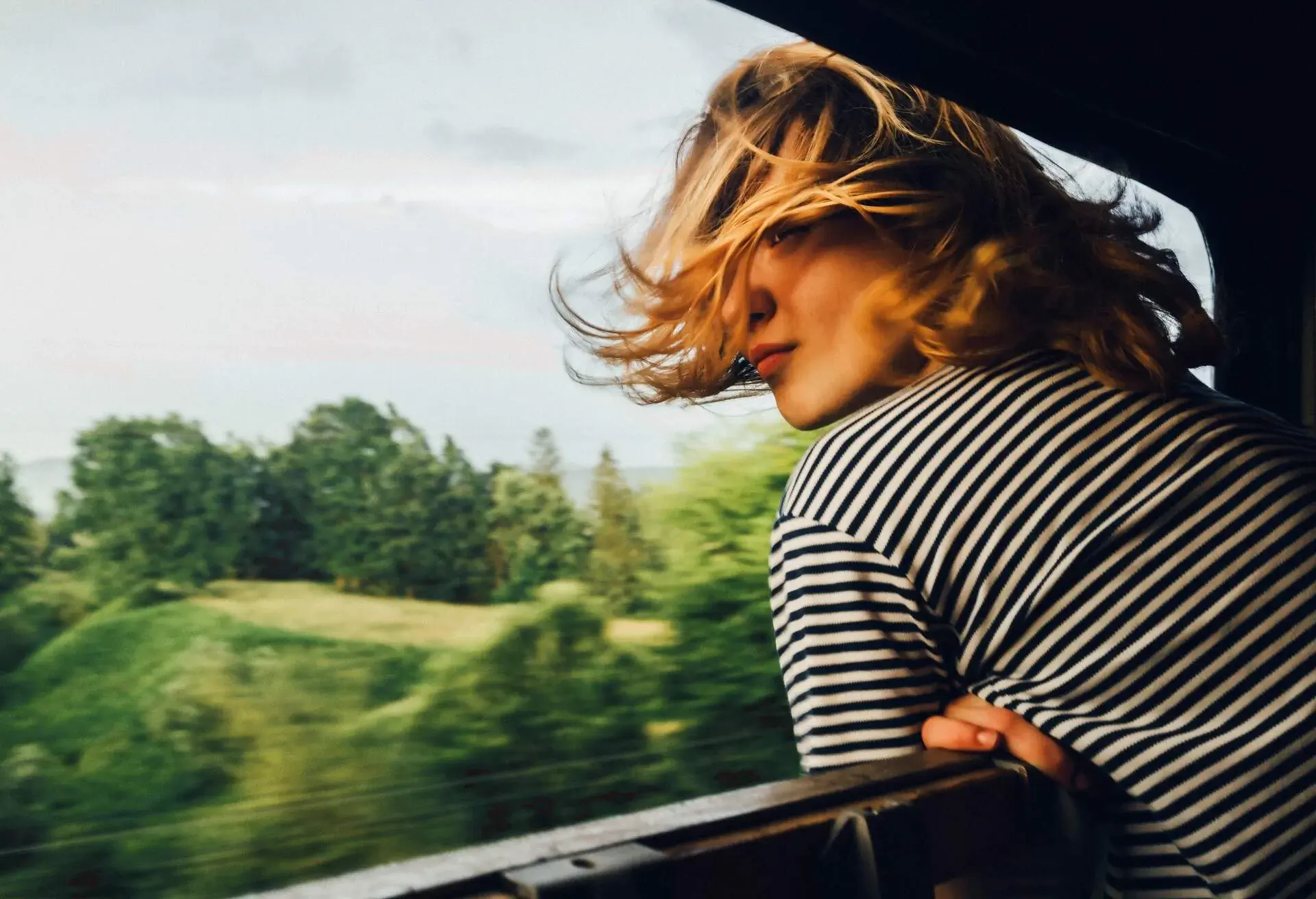 theme_train_travel_people_gettyimages-542692854_universal_within-usage-period_57790